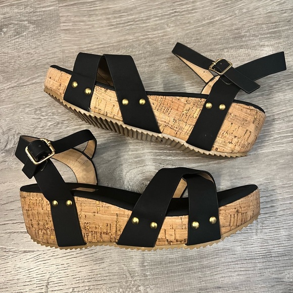 Cork Wedge Black Strap Sandals - Picture 7 of 8